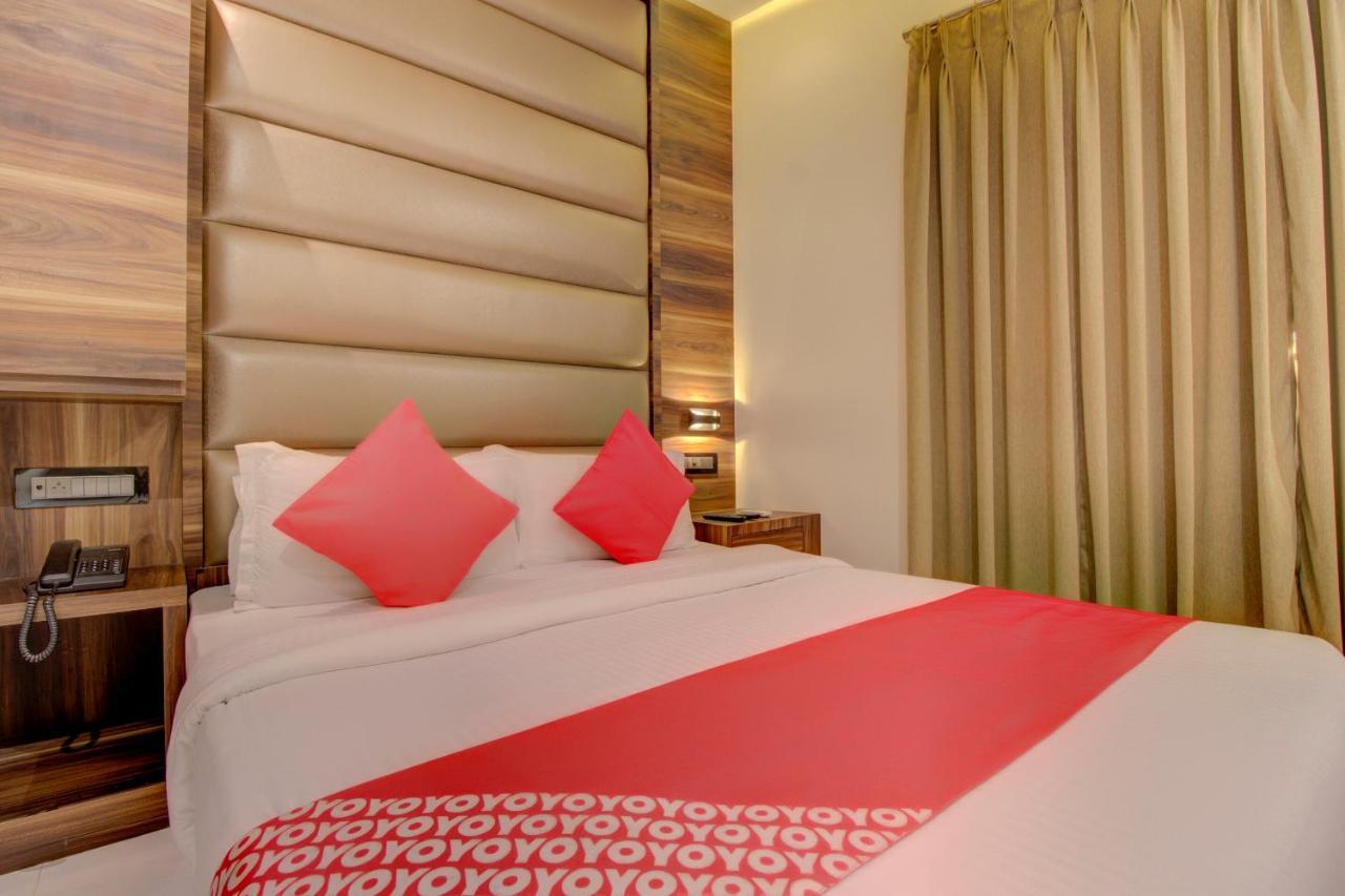 Oyo 76180 Hotel Meriton Bombay Exterior foto