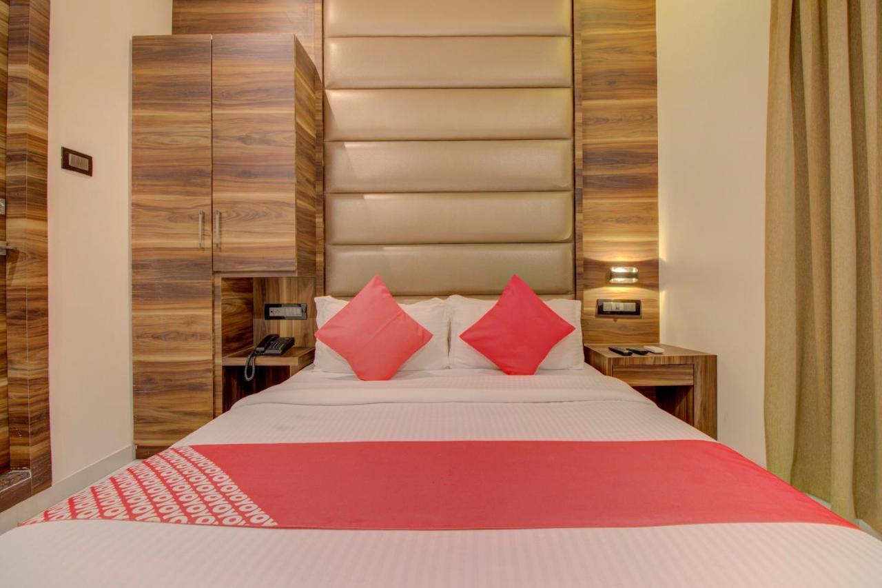 Oyo 76180 Hotel Meriton Bombay Exterior foto